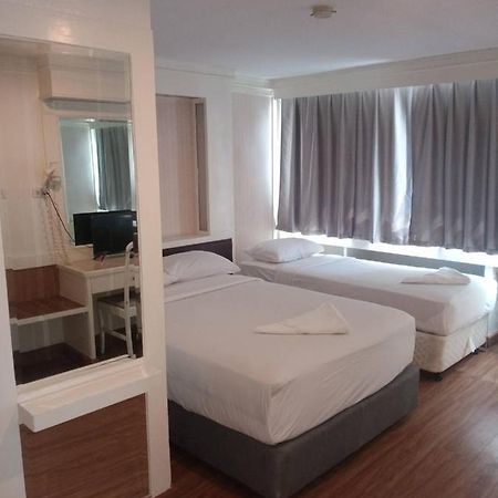 Royal Garden Home Hotel Bangkok Bagian luar foto