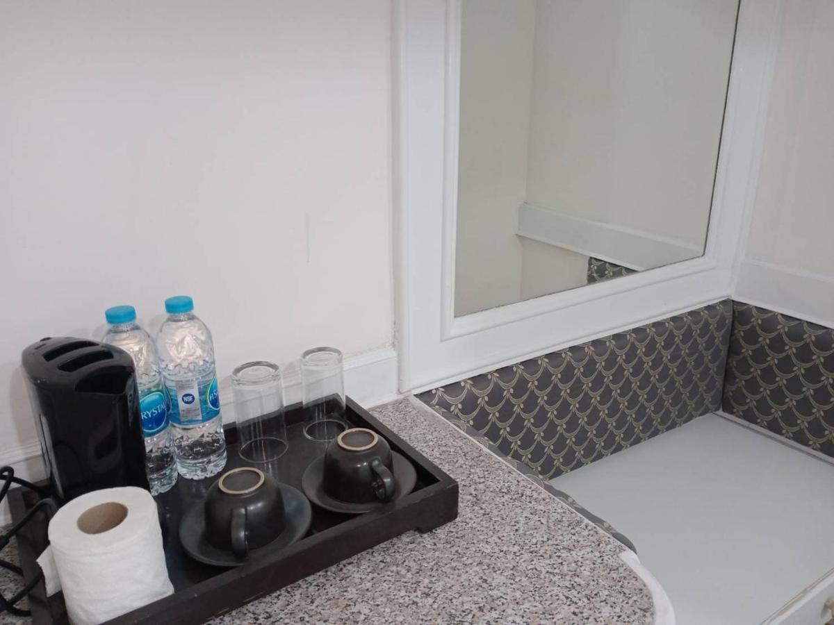 Royal Garden Home Hotel Bangkok Bagian luar foto