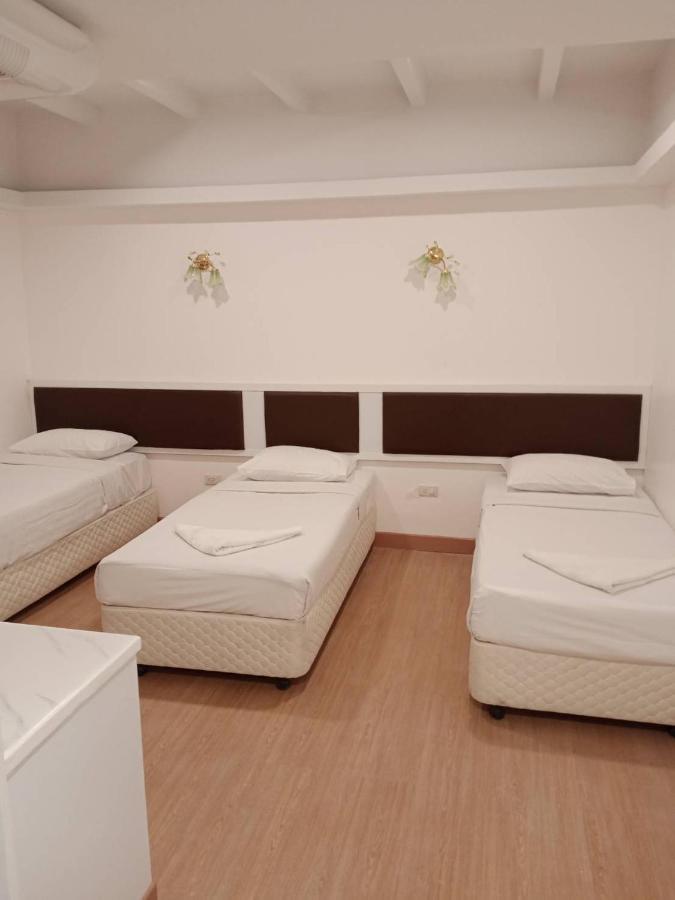Royal Garden Home Hotel Bangkok Bagian luar foto