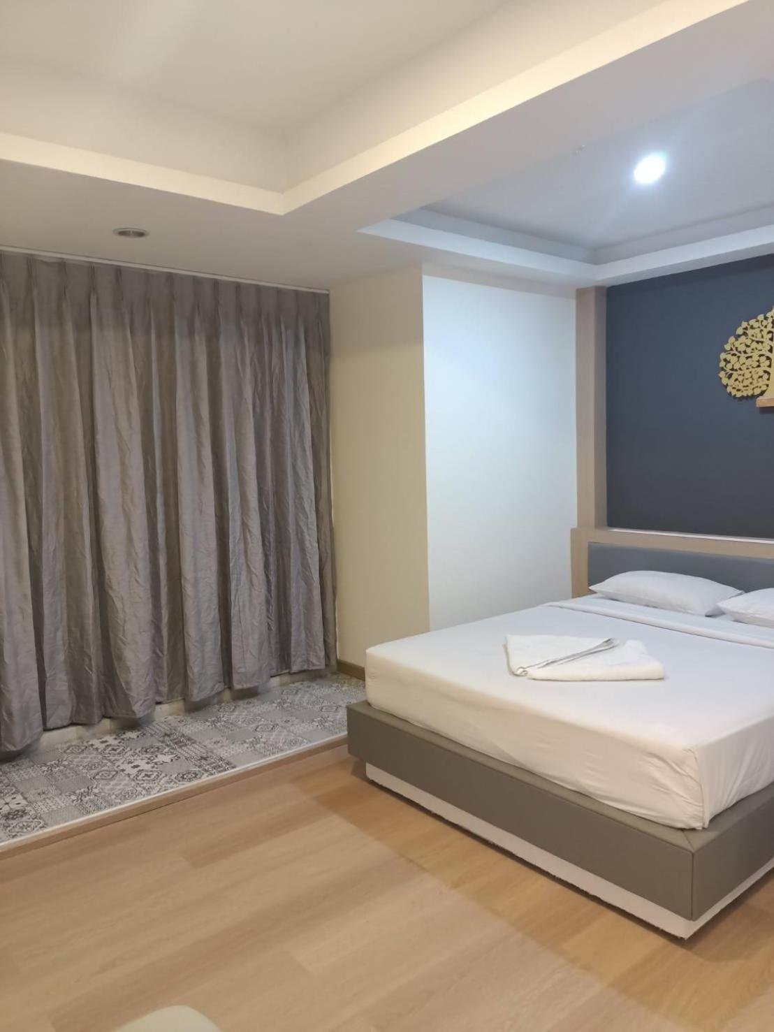 Royal Garden Home Hotel Bangkok Bagian luar foto