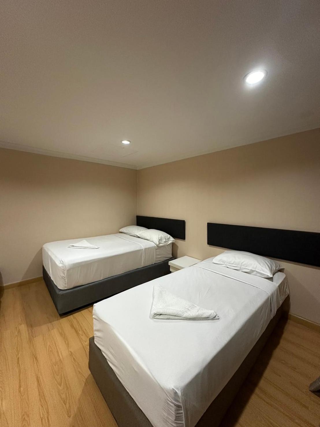 Royal Garden Home Hotel Bangkok Bagian luar foto