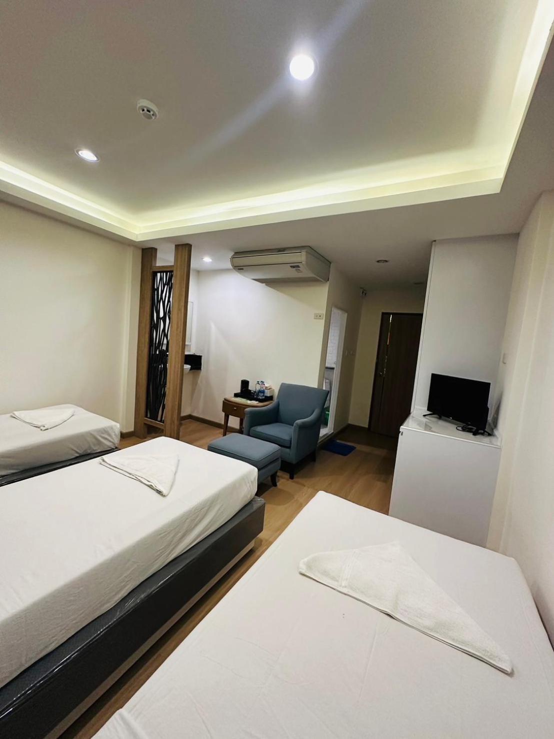 Royal Garden Home Hotel Bangkok Bagian luar foto